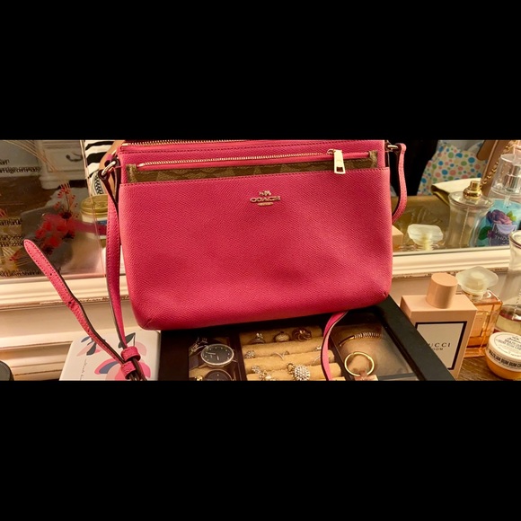 Coach - Picture 7 of 8